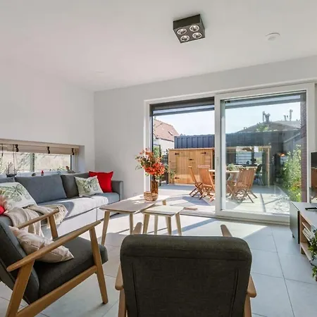 Huswell - Family-friendly House With Sunny Terrace And Garden Ferienhaus