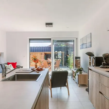 Ferienhaus Huswell - Family-friendly House With Sunny Terrace And Garden Ostende