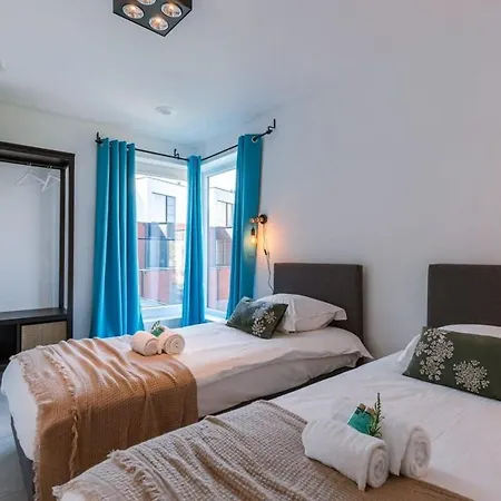Huswell - Family-friendly House With Sunny Terrace And Garden Сasa de vacaciones